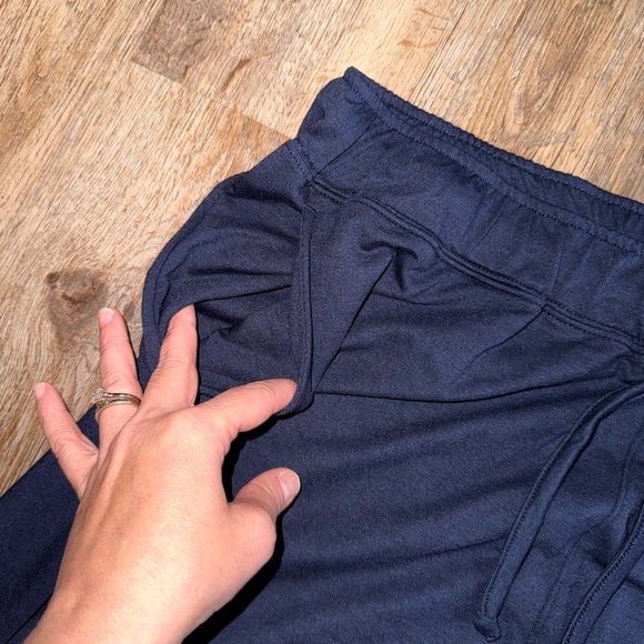 League 91 • UNC Tarheels All Day Joggers - Picture 5 of 8